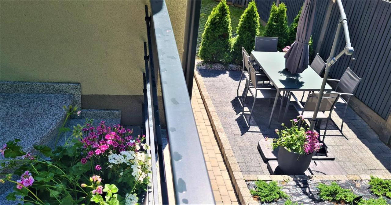Urban Apartments Premium No 3, Free Private Parking, Self Check-In Chorzow Exterior photo