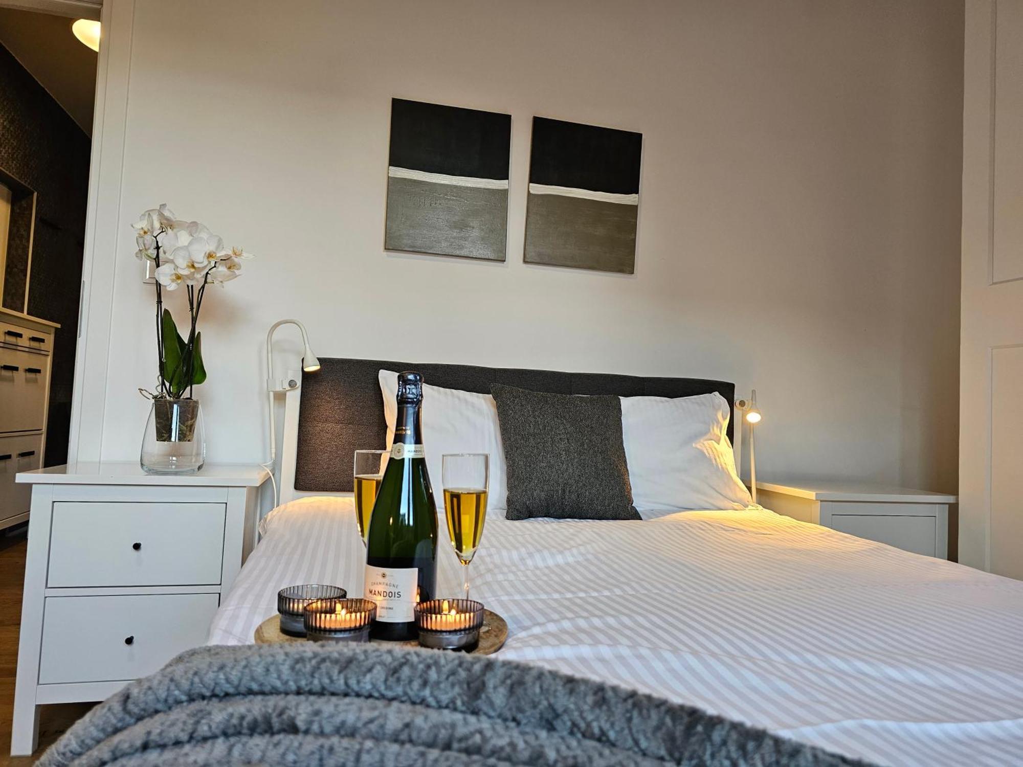 Urban Apartments Premium No 3, Free Private Parking, Self Check-In Chorzow Exterior photo